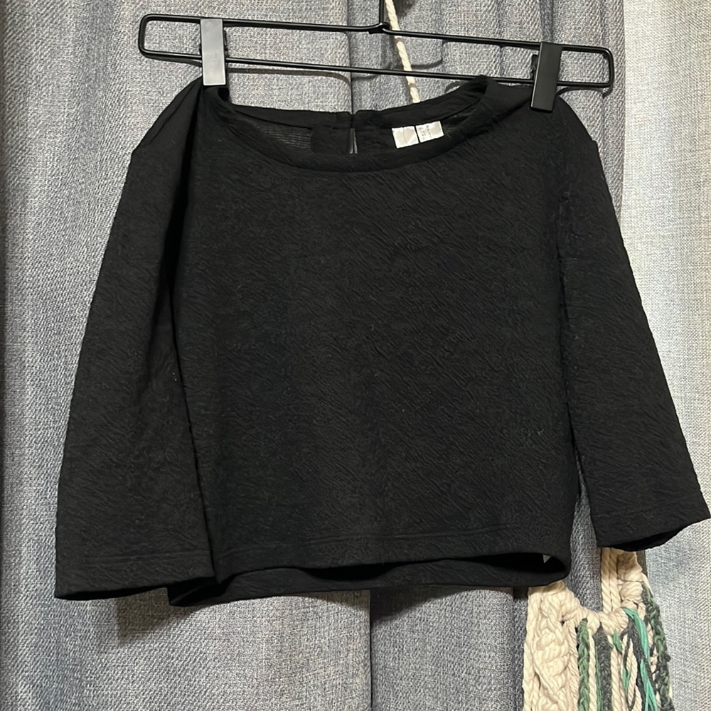 Black crop top with mid sleeve